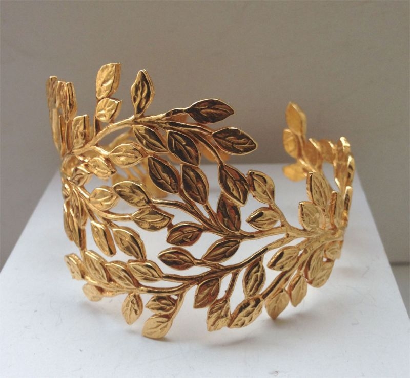 maxi brazalete de hojas de oro nucca sevilla